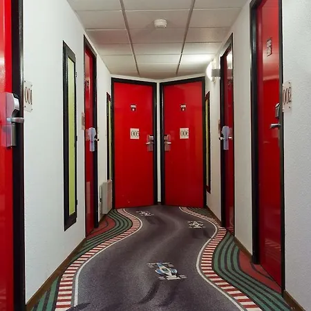 Hotel Kyriad Design Enzo Pont-à-mousson 3*