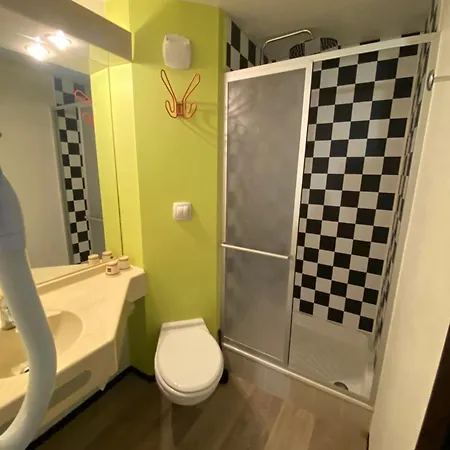 Kyriad Design Enzo Pont-à-mousson 3*